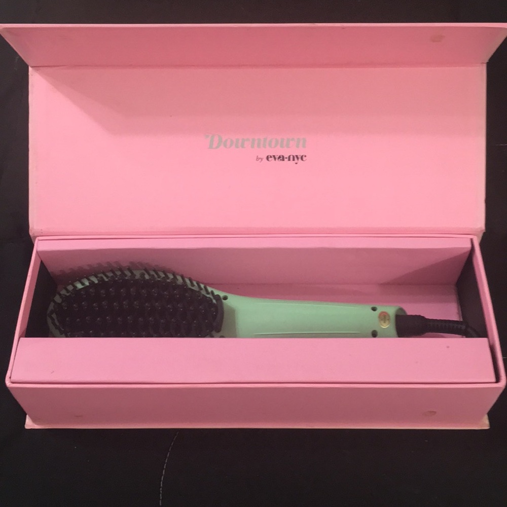 Downtown by eva-nyc Heated Straightening Brush